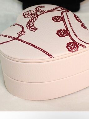 Pandora Heart-Shaped Genuine Leather Jewelry Box Travel Case 2-Tiered